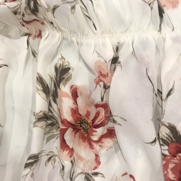Off Shoulder Floral Dress Sizes L & M - Picture 4 of 4